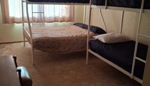 Basic Single Room, Park View