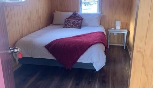 Comfort Room, Hill View