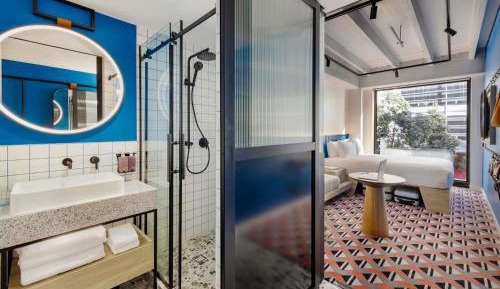 TRIBE Extra Room with City View