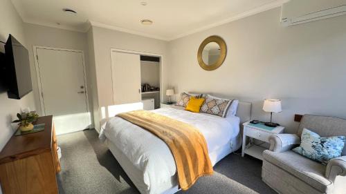 Suite with Garden View