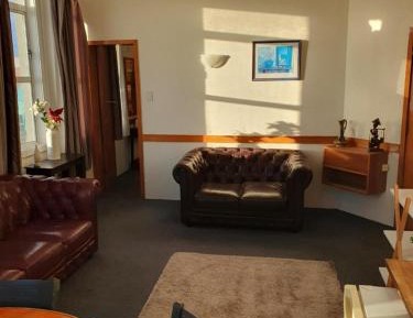 Queen Suite with Spa Bath