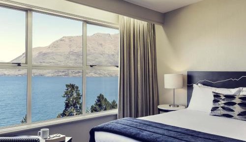 Superior Lake View Room with King Bed
