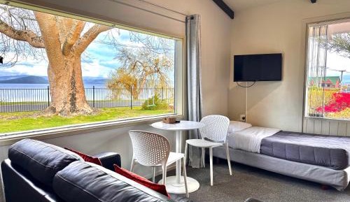 Studio Apartment Comfort with Partial Lake View