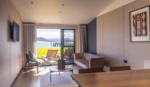 Two bedroom Beachfront Apartment