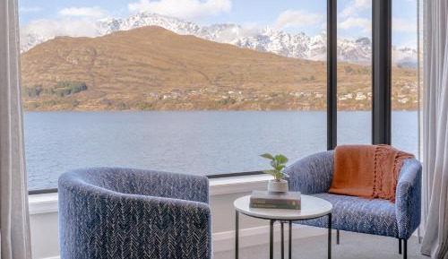 One Bedroom Lake View Apartment