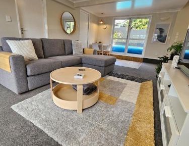 Classic One-Bedroom Apartment with King Bed