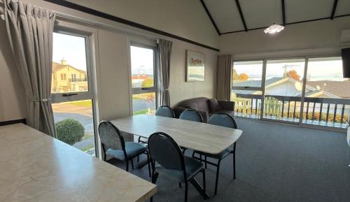 Apartment with Lake View