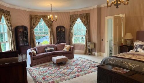 Superior Queen Room with Sofa