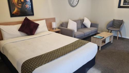 One-Bedroom Apartment 1