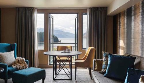 One-Bedroom King Suite with Balcony and Lake View
