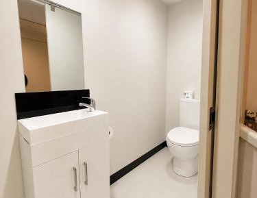 Queen Room with Private Bathroom