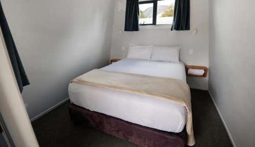 Standard Cabin with Queen Bed