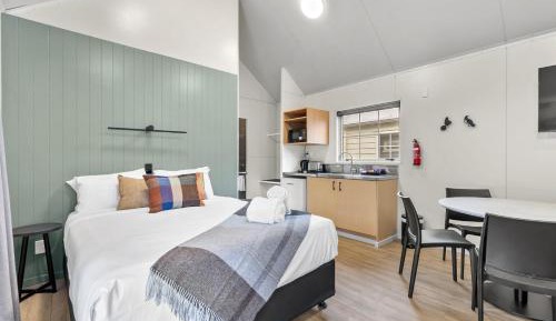 Standard Mountain View 1 Bedroom Cabin