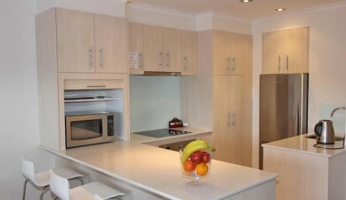 Three-Bedroom Apartment with Mountain View