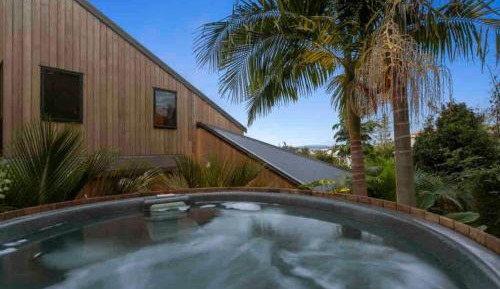 Suite with Hot Tub