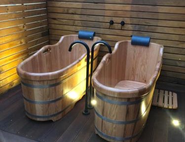 Suite with Hot Tub