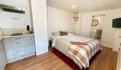 Queen Room with Garden View