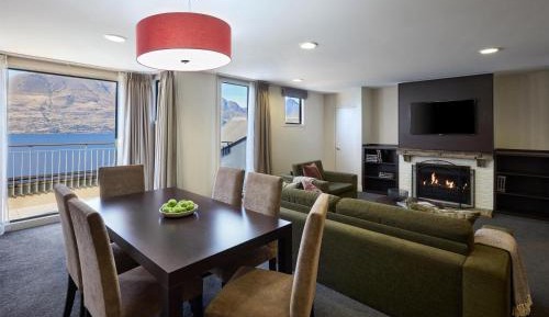 Premier Two-Bedroom Apartment with Lake View
