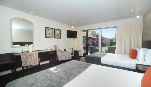 Deluxe Queen Room with Two Queens - Non Smoking