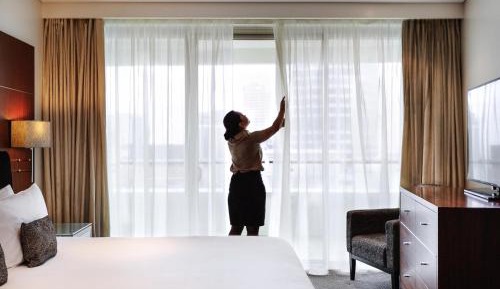 Deluxe One-Bedroom Apartment