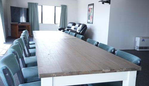 Four-Bedroom Apartment with Balcony 