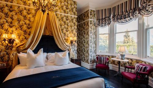 Deluxe King Suite