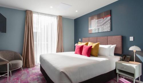 Studio Apartment with King Bed