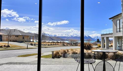 Apartment with Lake View