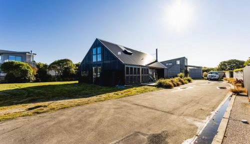 Three-Bedroom Vacation Home 