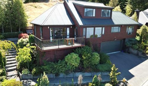 Three-Bedroom Vacation Home 