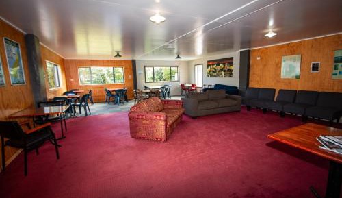 Cabin with Shared Bathroom (8 Adults)
