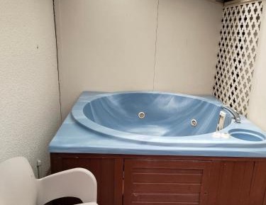 Studio with Hot Tub