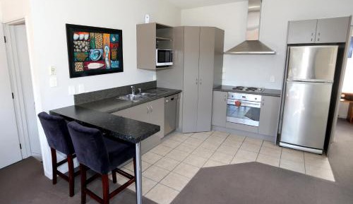 Family Two-Bedroom Apartment with Sea View 