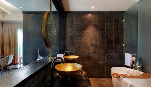 Atelier King Suite with Club Signature Access