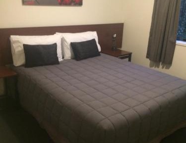 Two-Bedroom Apartment with Spa Bath