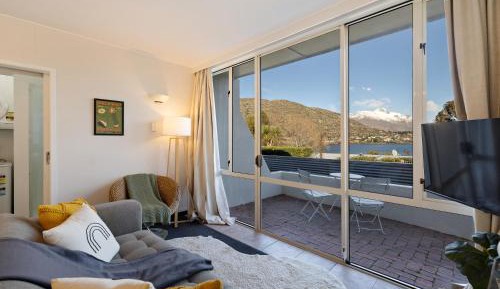 Two-Bedroom Apartment with Lake View