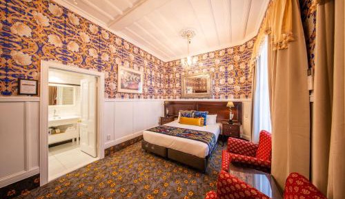 Estate Room