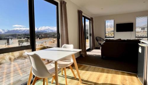 Apartment with Lake View