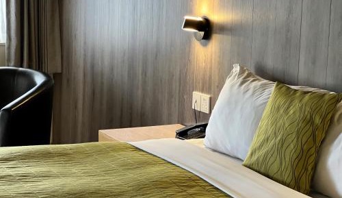 Queen Room with shower