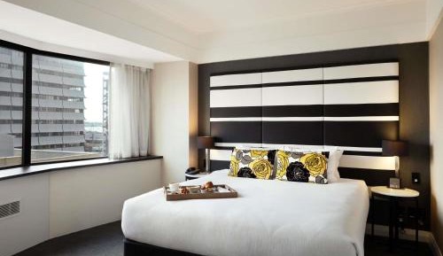 Superior Queen Room - City side