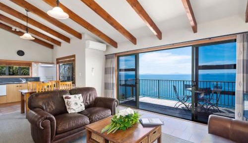 Apartment with Lake View