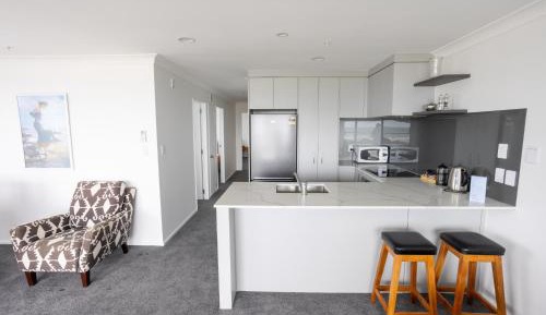Deluxe Beachfront One Bedroom - Level 2 Water views
