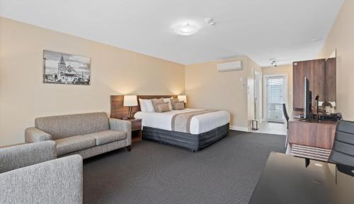 King Suite with Spa Bath