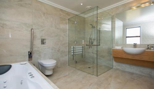 Executive Twin Suite