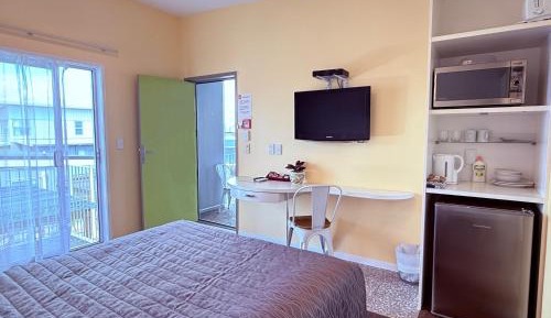 Upstairs Deluxe Queen Room with Kitchennette