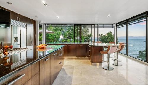 King Suite with Spa Bath