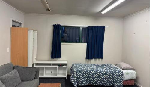 Basic Triple Room with Shared Bathroom