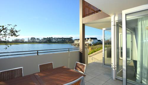 Three-Bedroom Quay Villa