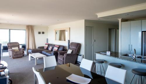Three-Bedroom Apartment - Beach Front