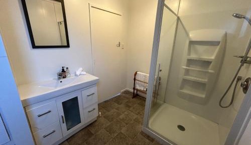Deluxe Room (2 Adults + 1 Child)